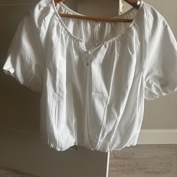Anthropologie Tops - Anthropology White cotton cropped top